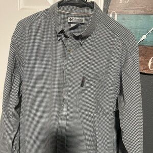 Columbia Men's Gray Checkered Button-Down Shirt
